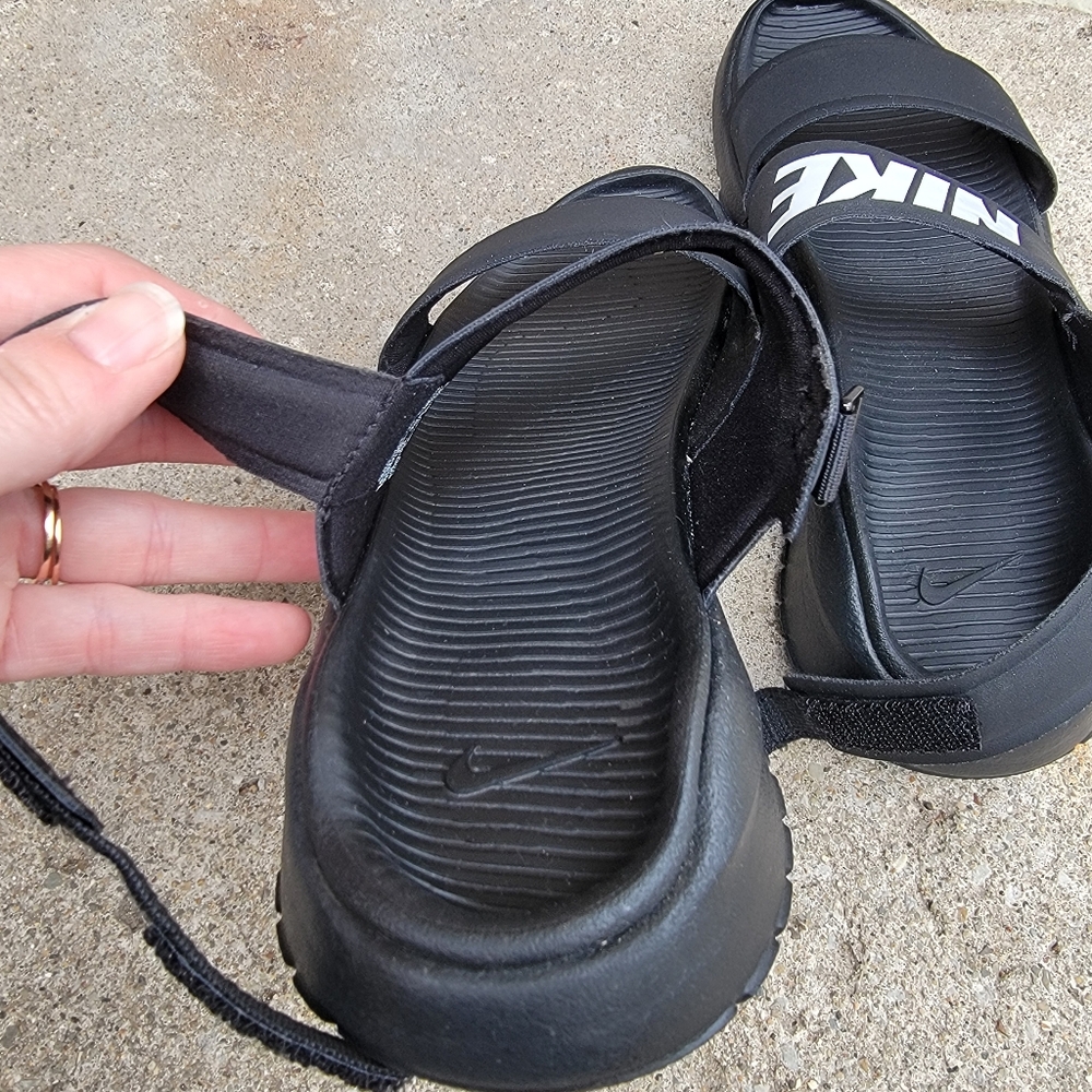 Nike Black White Logo Strap Tanjun Sandals Womens 6 - Picture 9 of 14